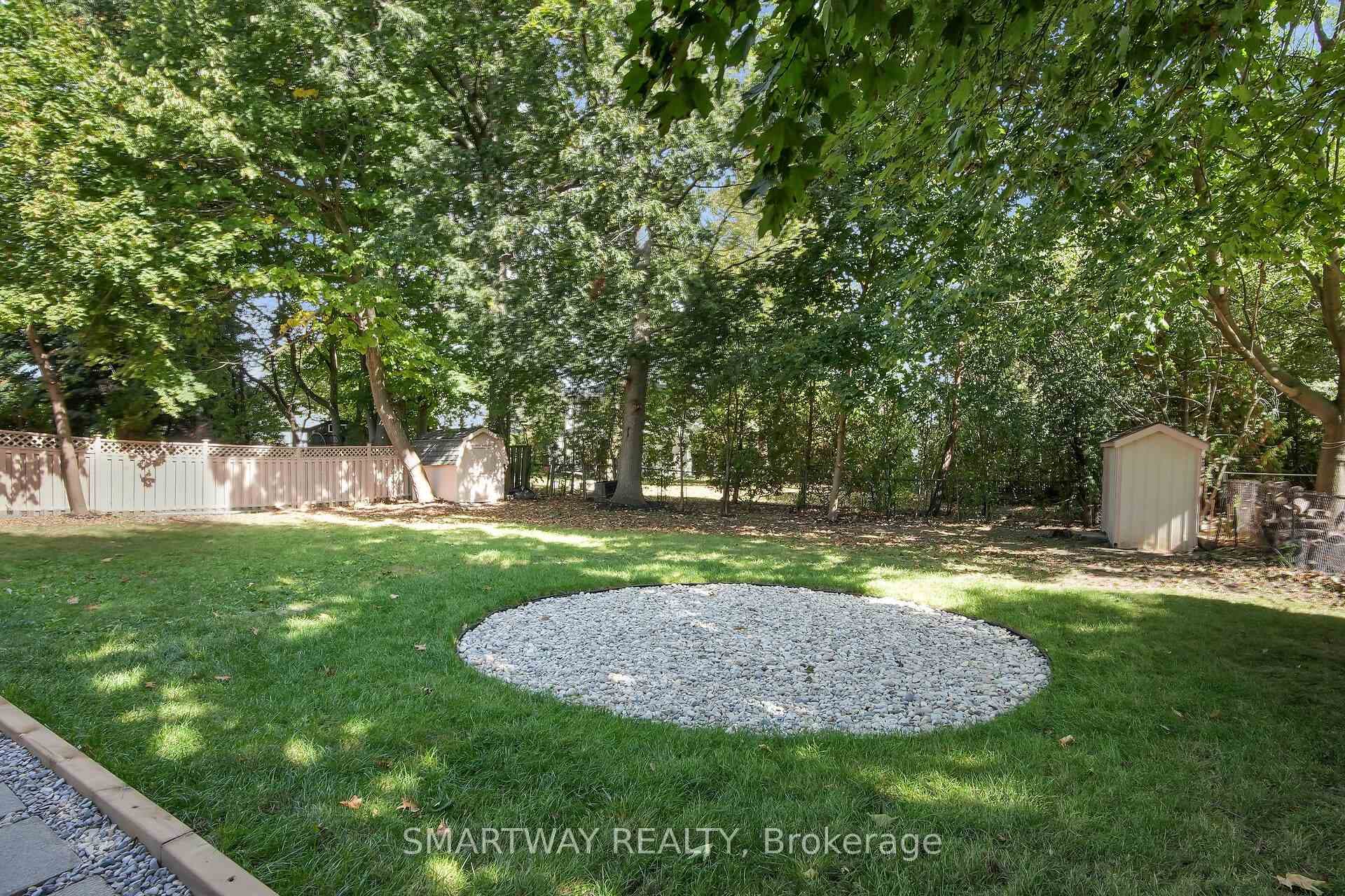 633 Donegal Drive photo 43