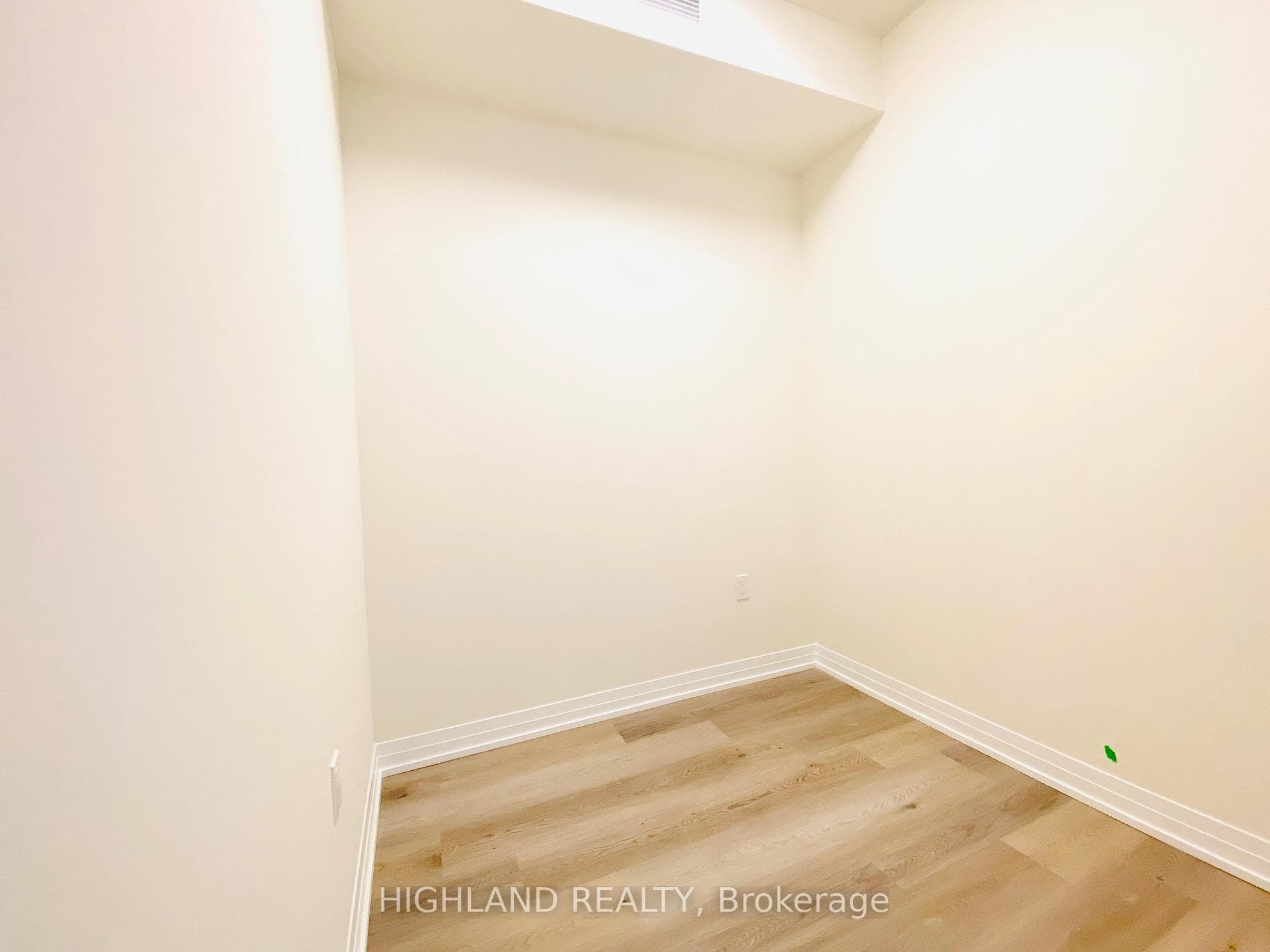 15 Watergarden Drive Unit 504 photo 5