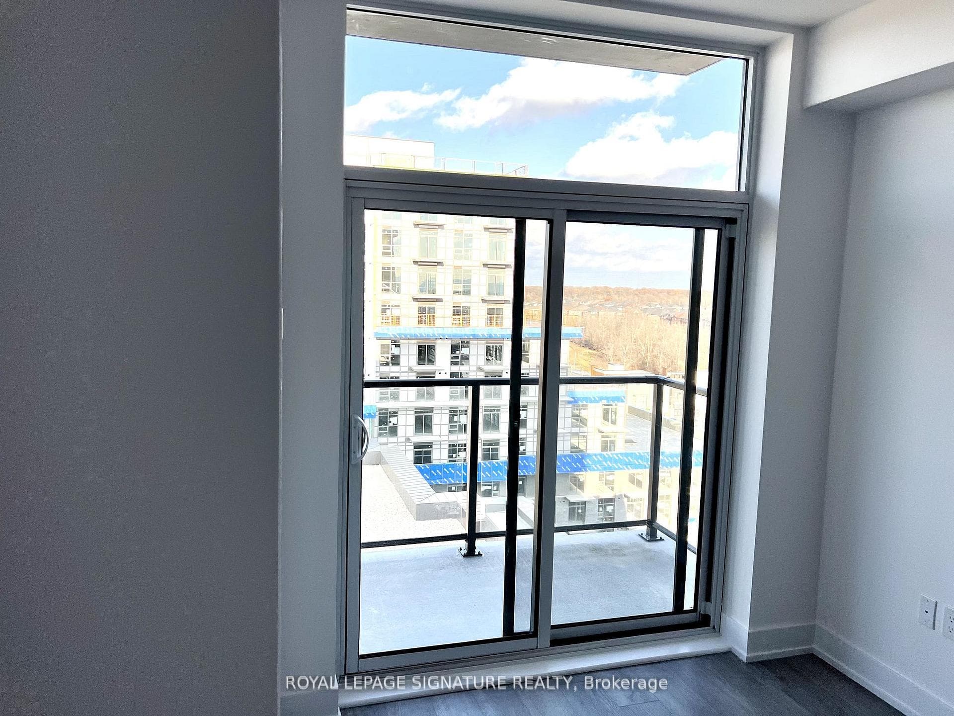 460 Dundas Street Unit 1006 photo 12
