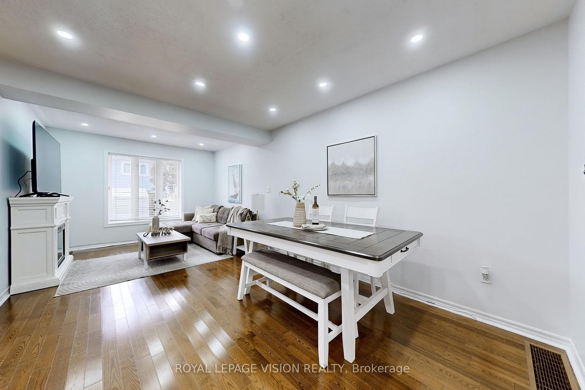 38 Eastport Drive photo 11