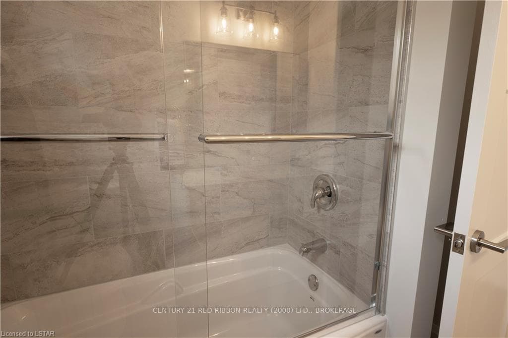 403 ALBERT Street photo 19