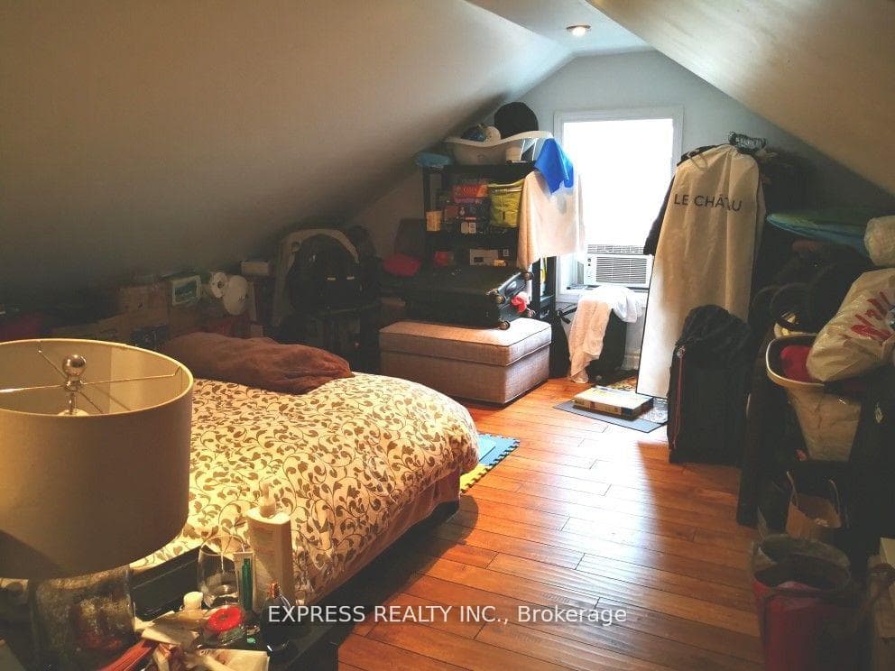1134 Avenue Road Unit 2 photo 15