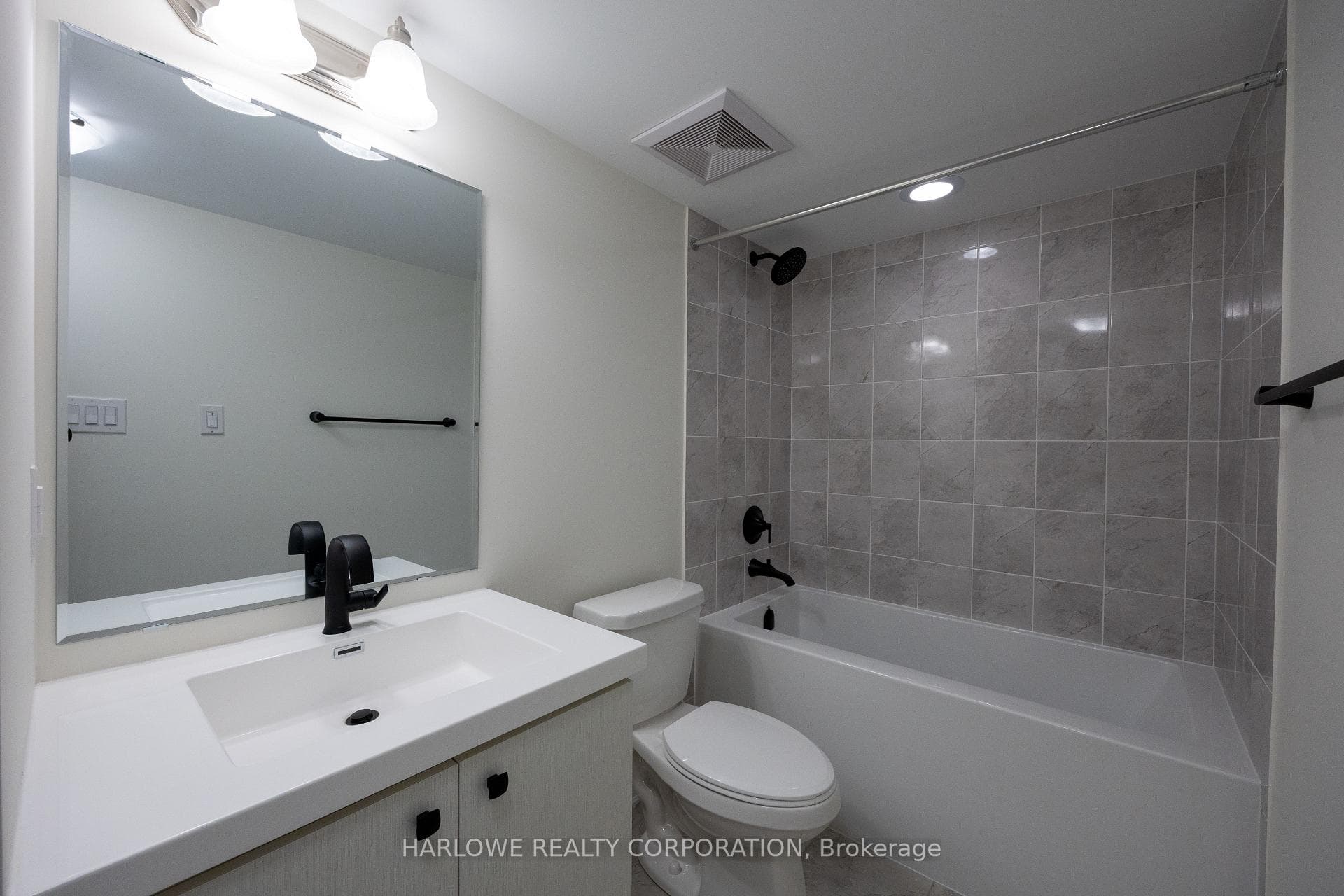 2787 Eglinton Avenue Unit 334 photo 4