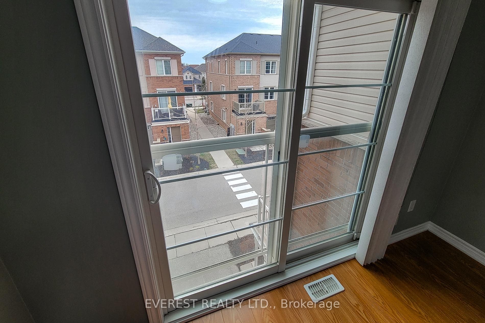 165 Hampshire Way Unit 80 photo 26