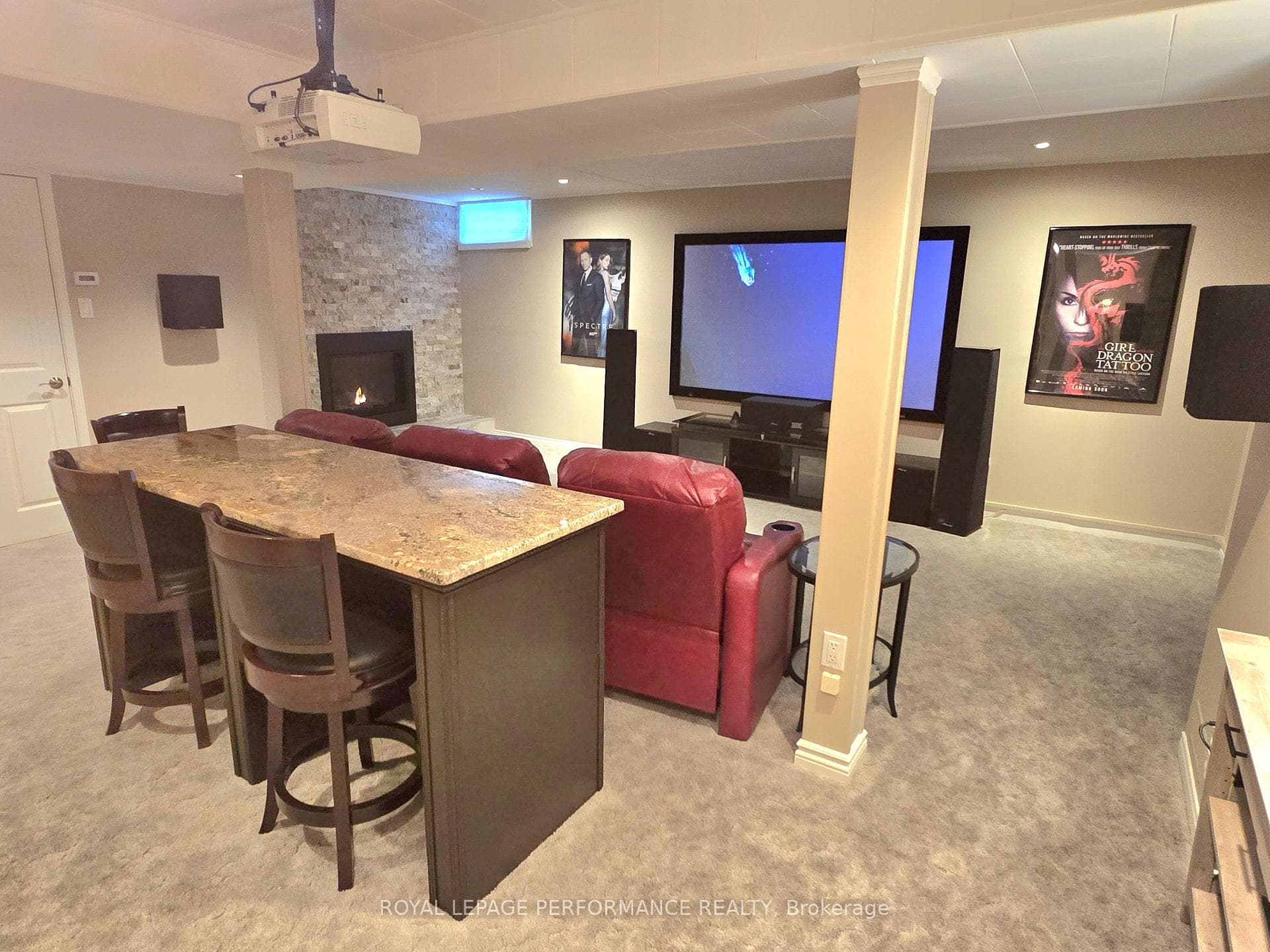 Theater rm