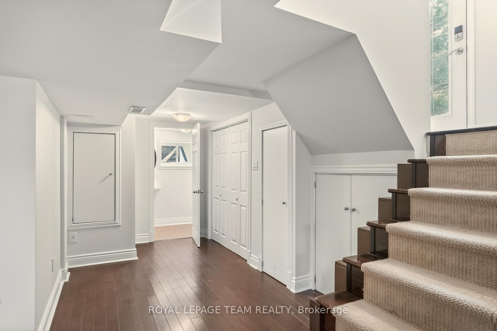1314 RANDALL Avenue photo 23