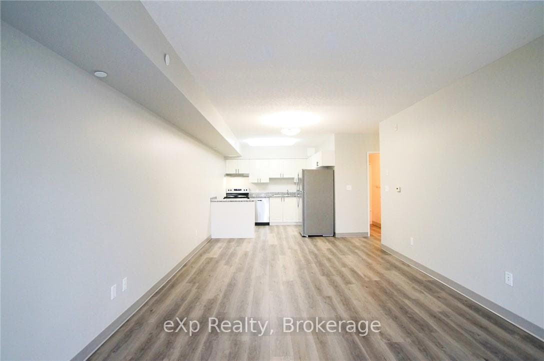 239 Auburn Drive Unit 208 photo 3