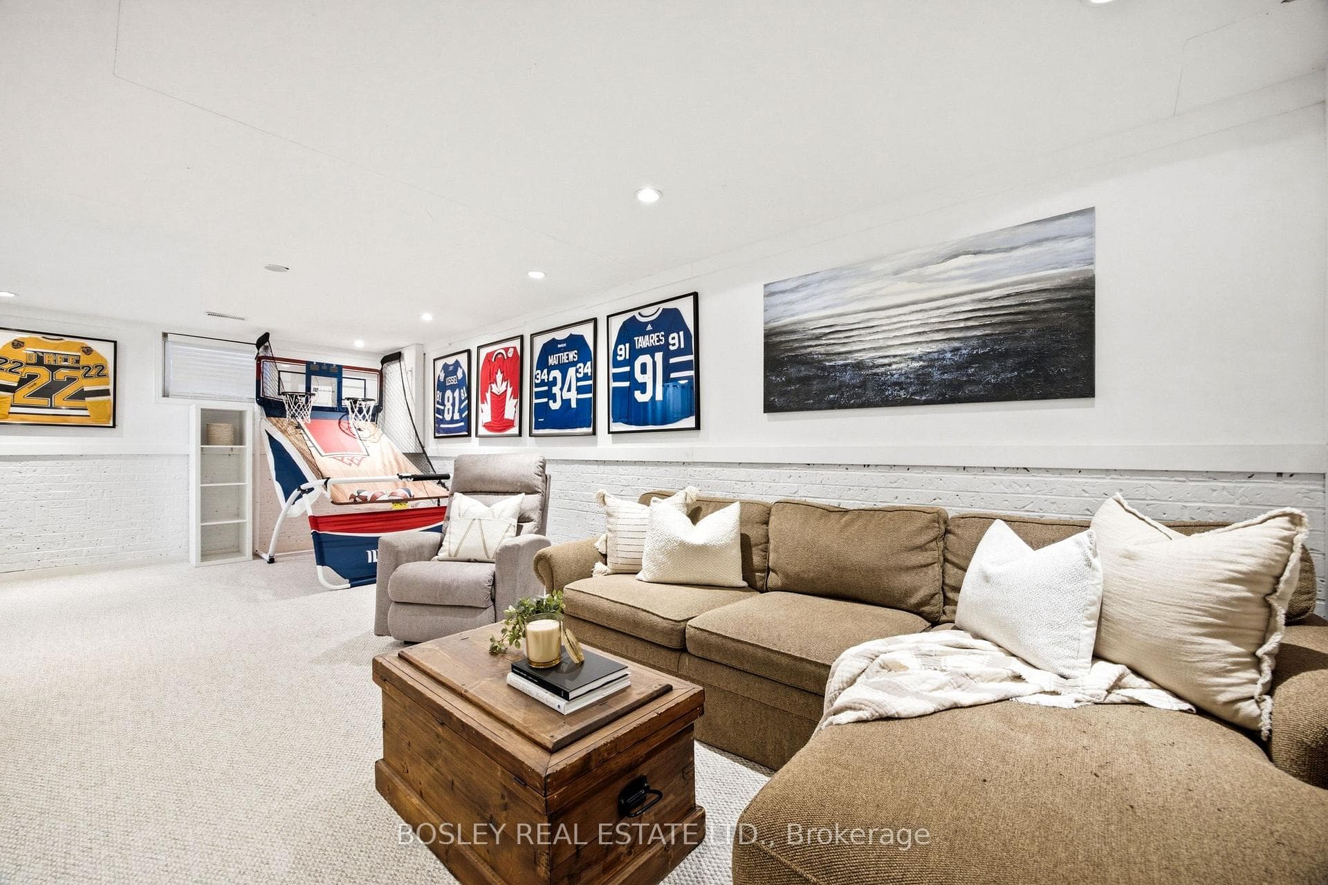 440 Sandford Street photo 32