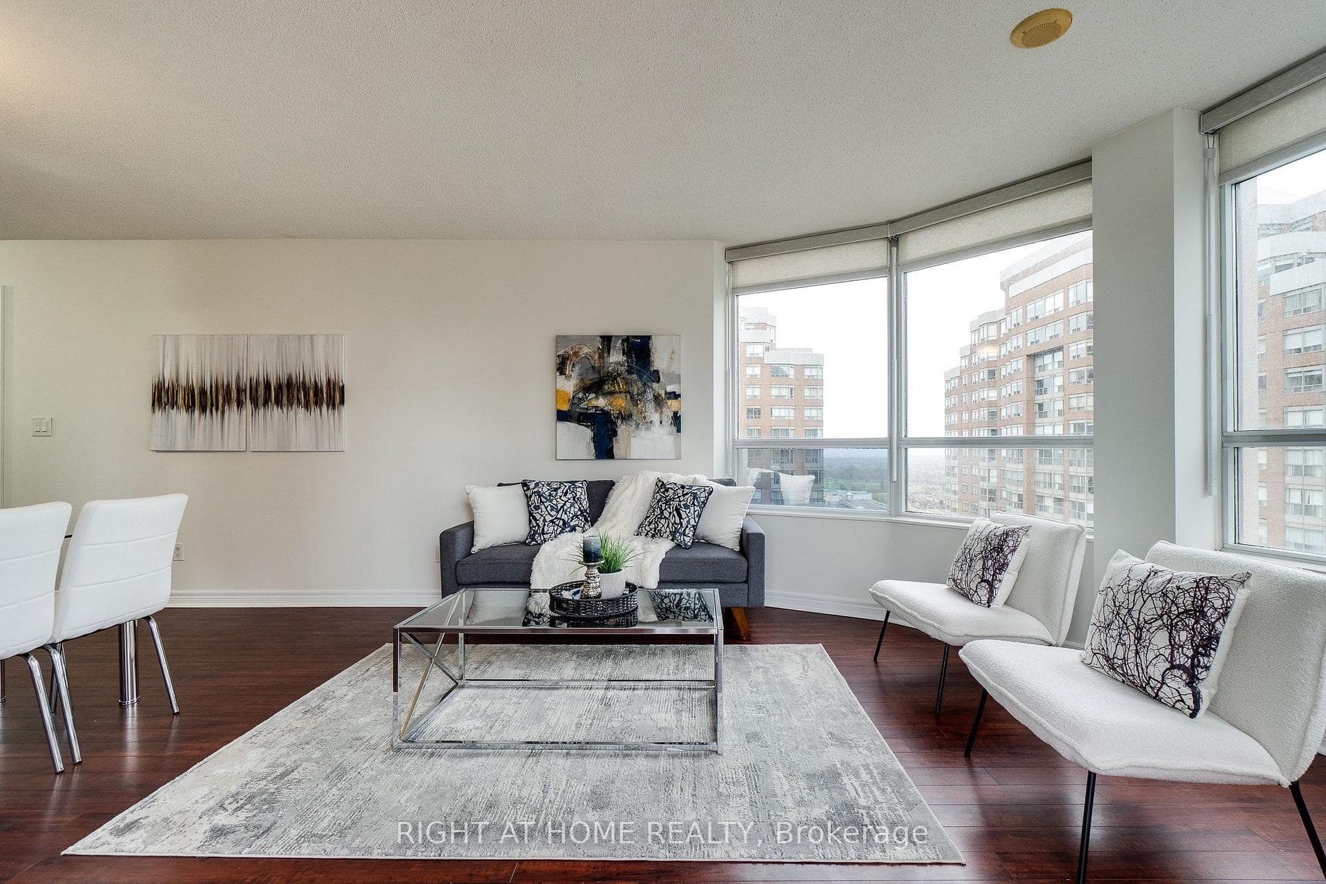 310 Burnhamthorpe Road Unit 1713 photo 11