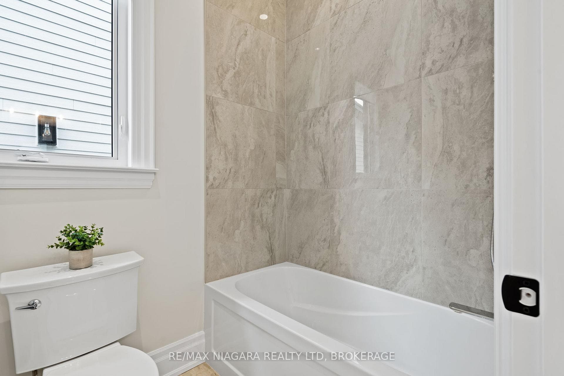 107 Millpond Road photo 21