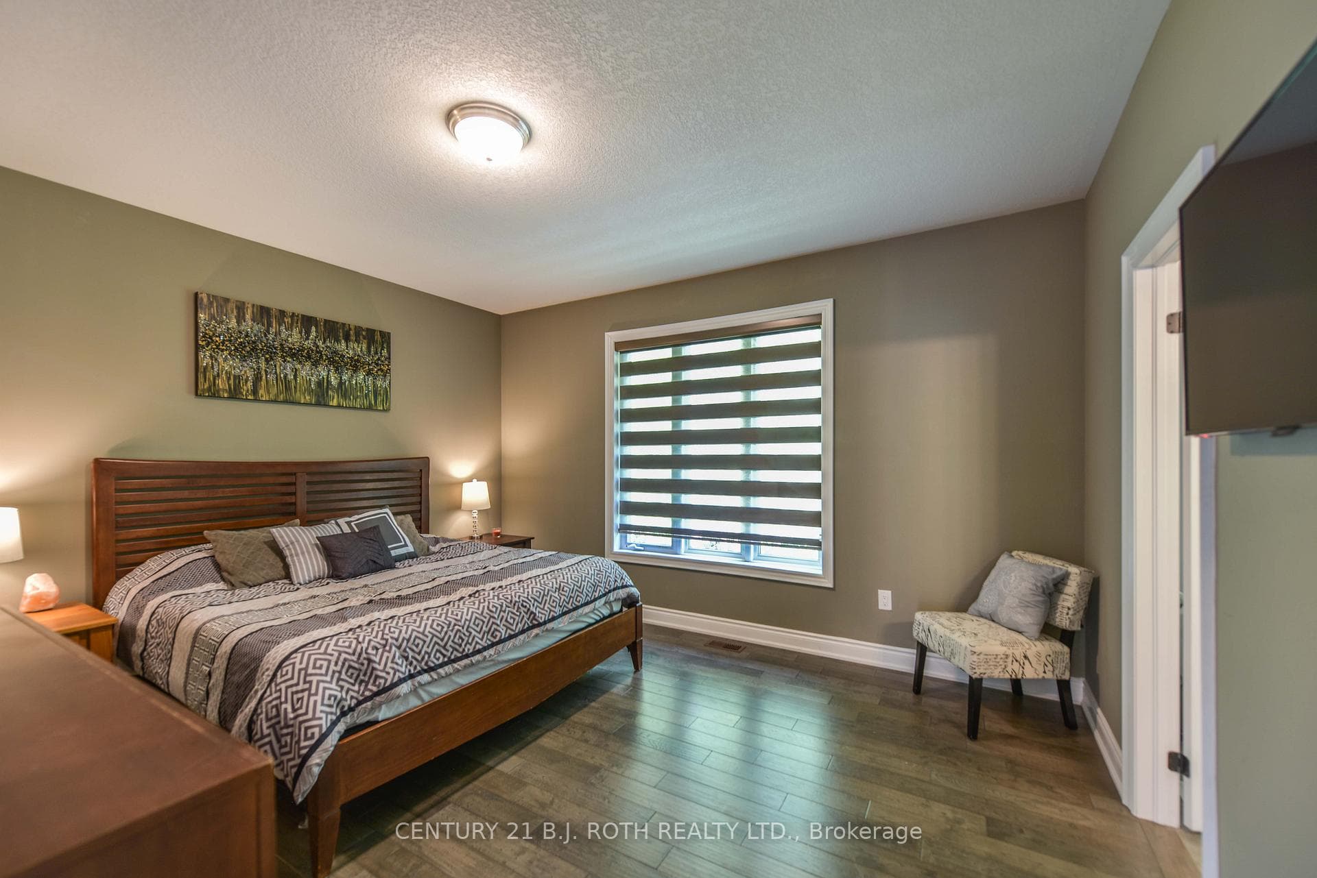 1430 RIMKEY Crescent photo 29