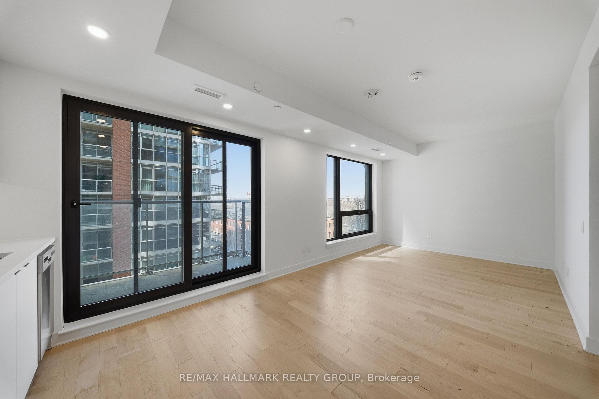 180 George Street Unit 606 photo 3