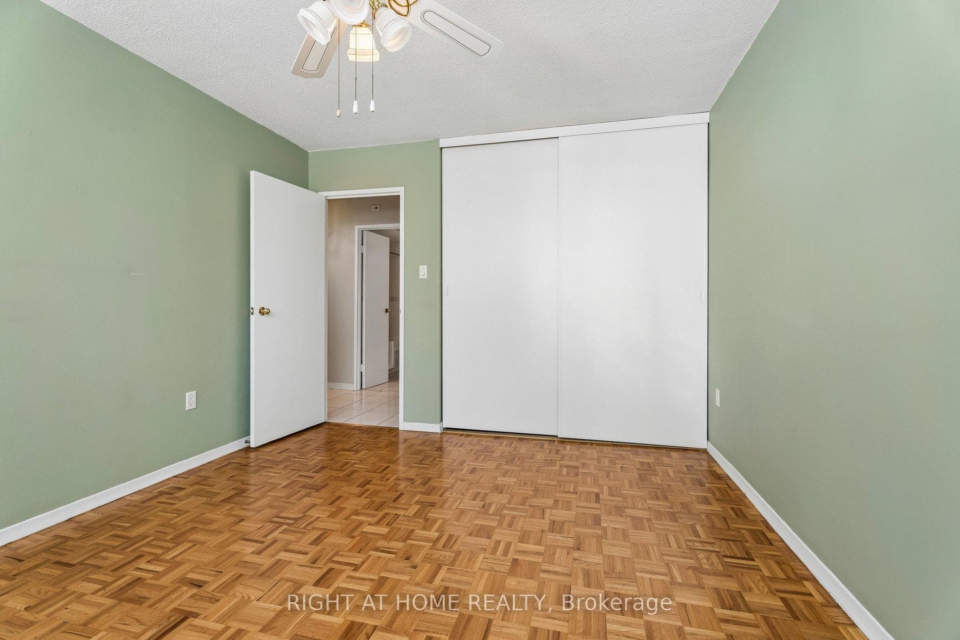212 Kerr Street Unit 207 photo 20
