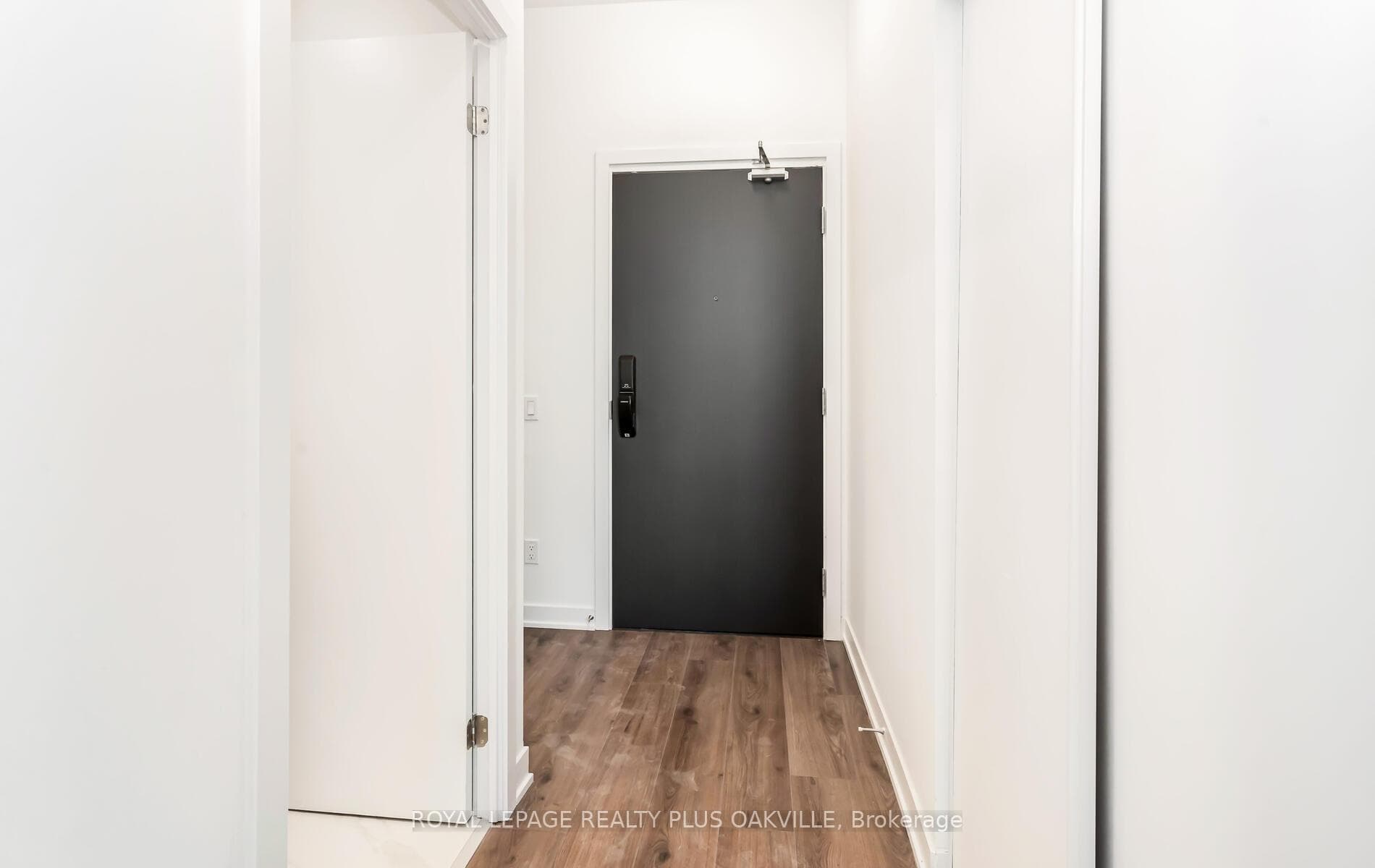 405 Dundas Street Unit 238 photo 5
