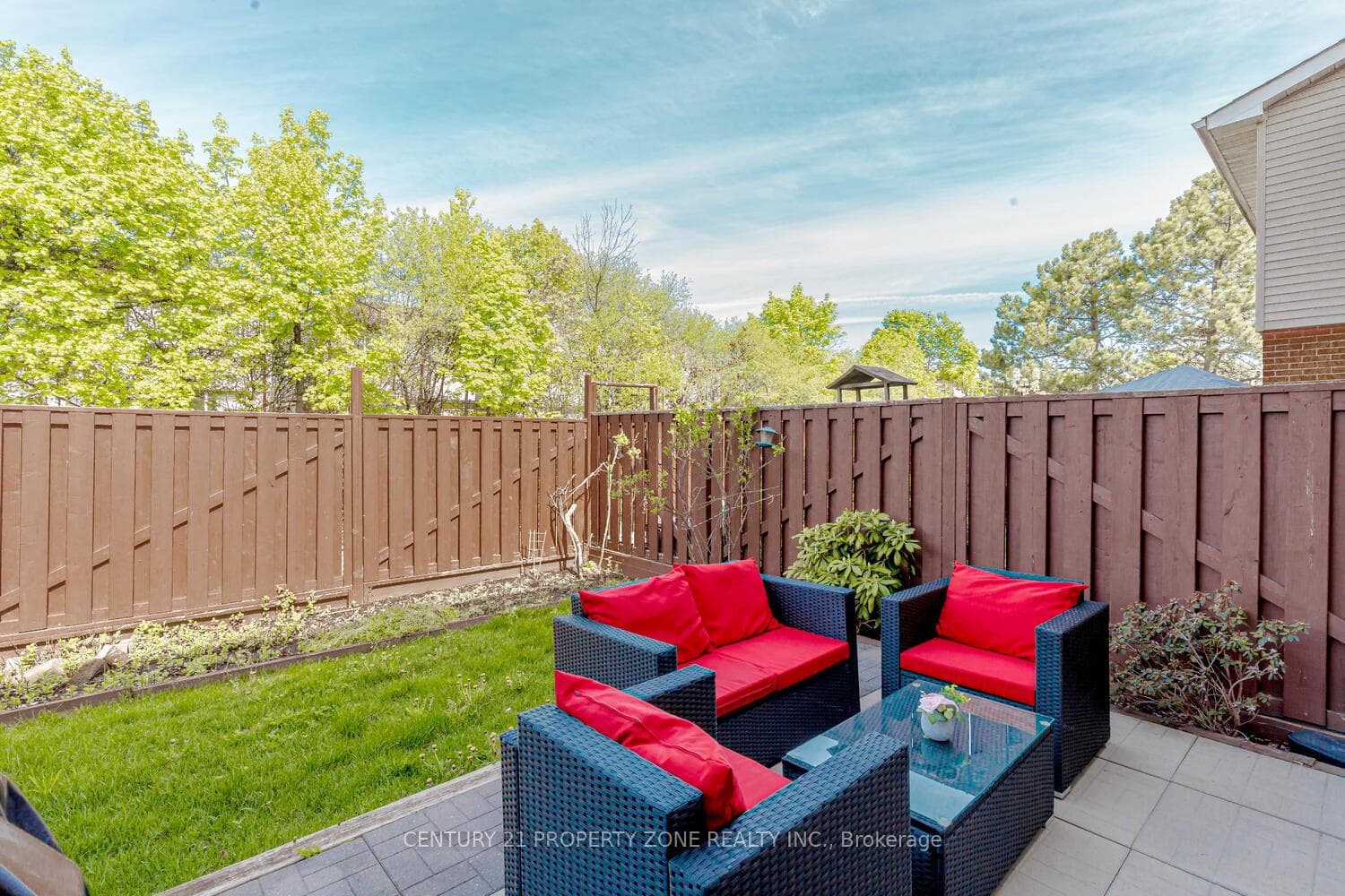 4 Carisbrooke Court photo 37