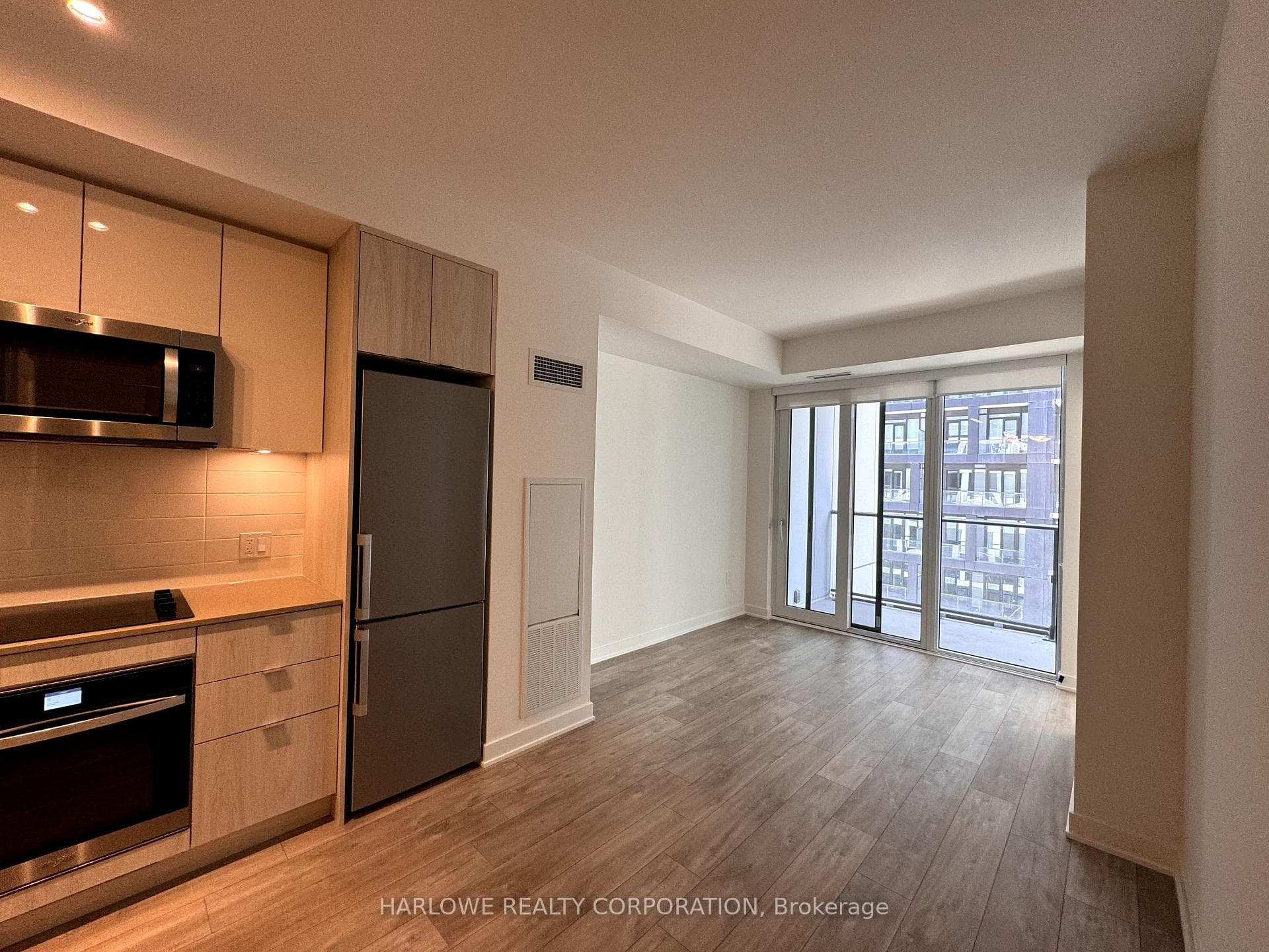 70 Princess Street Unit 1625 E photo 3