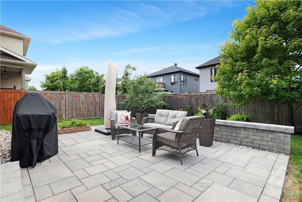412 LANDSWOOD Way photo 29