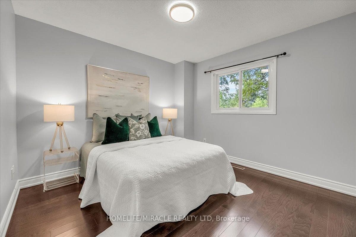 301 O'donoghue Avenue photo 28