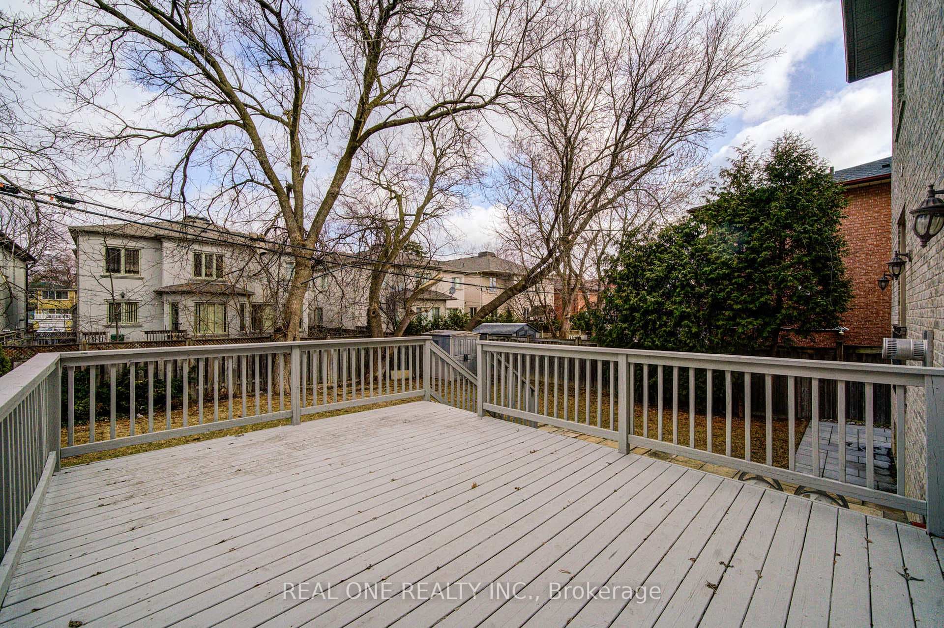 210 Maplehurst Avenue photo 40