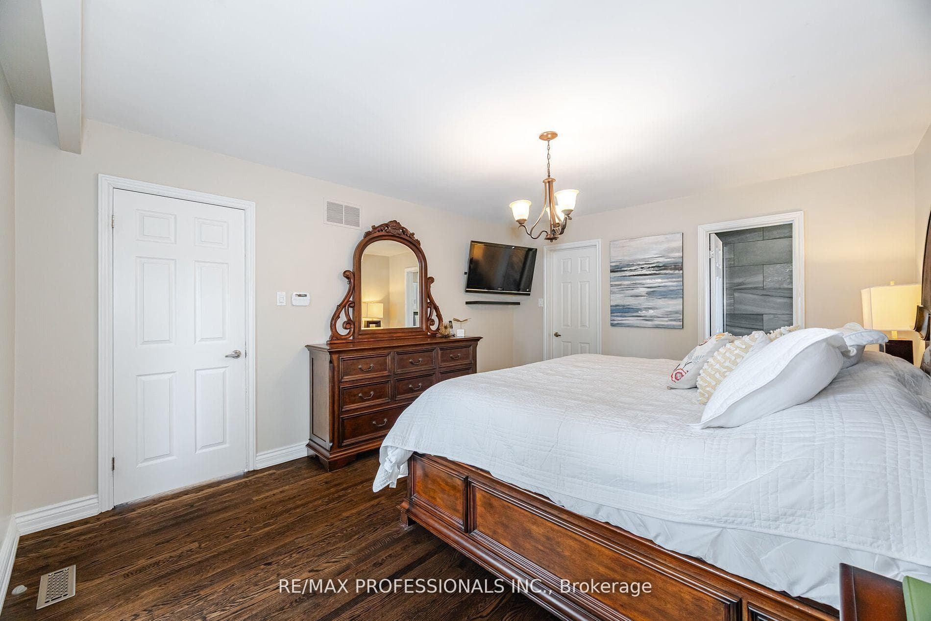 152 Church Street photo 26
