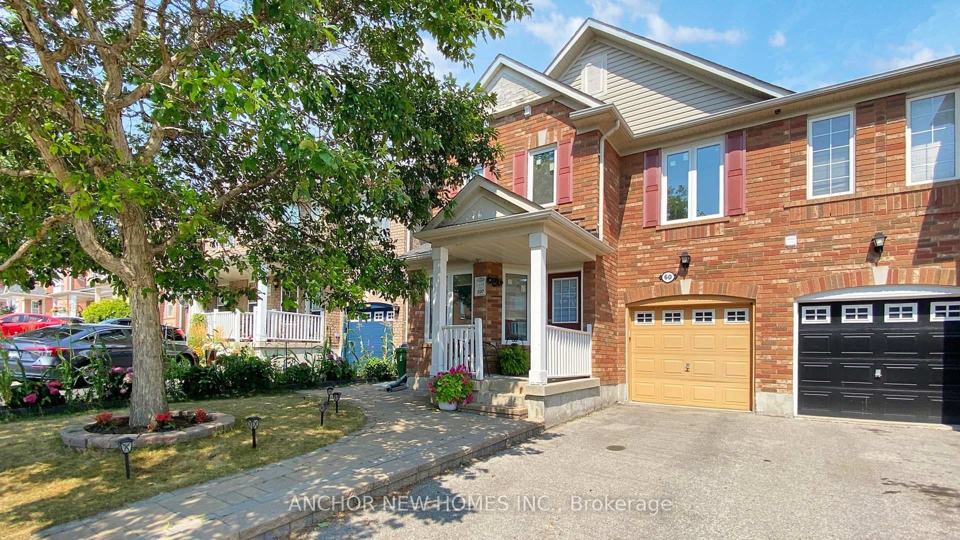60 Coyote Crescent photo 1