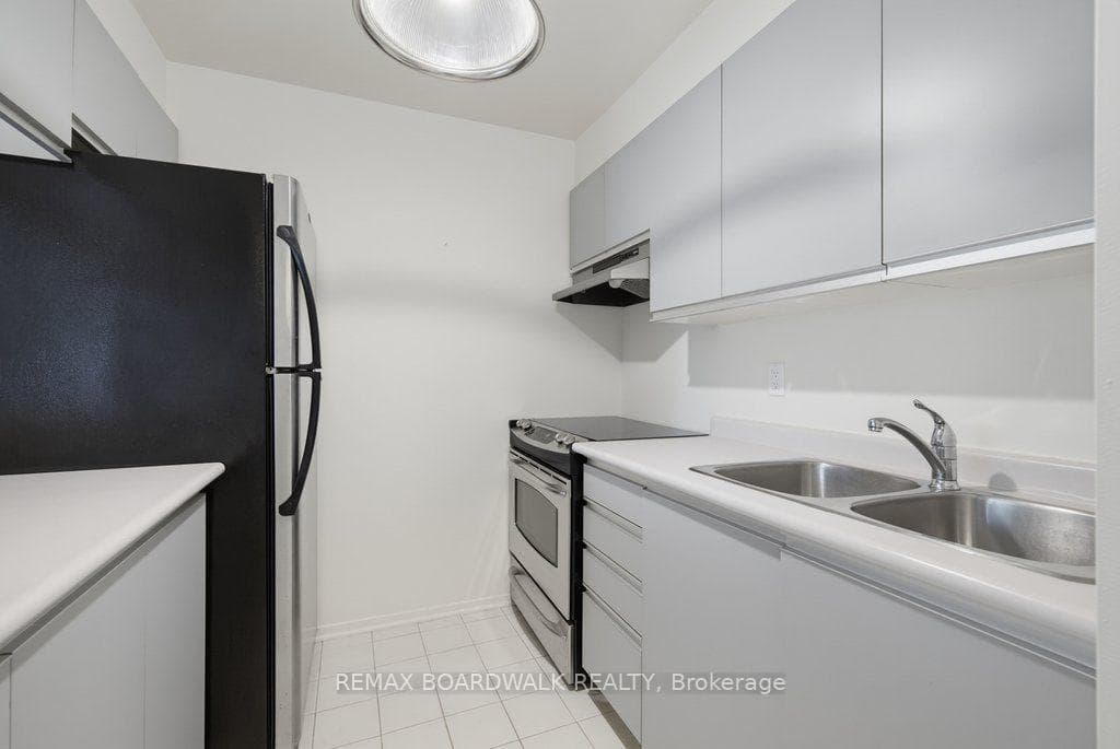 250 Brittany Drive Unit 207 photo 5