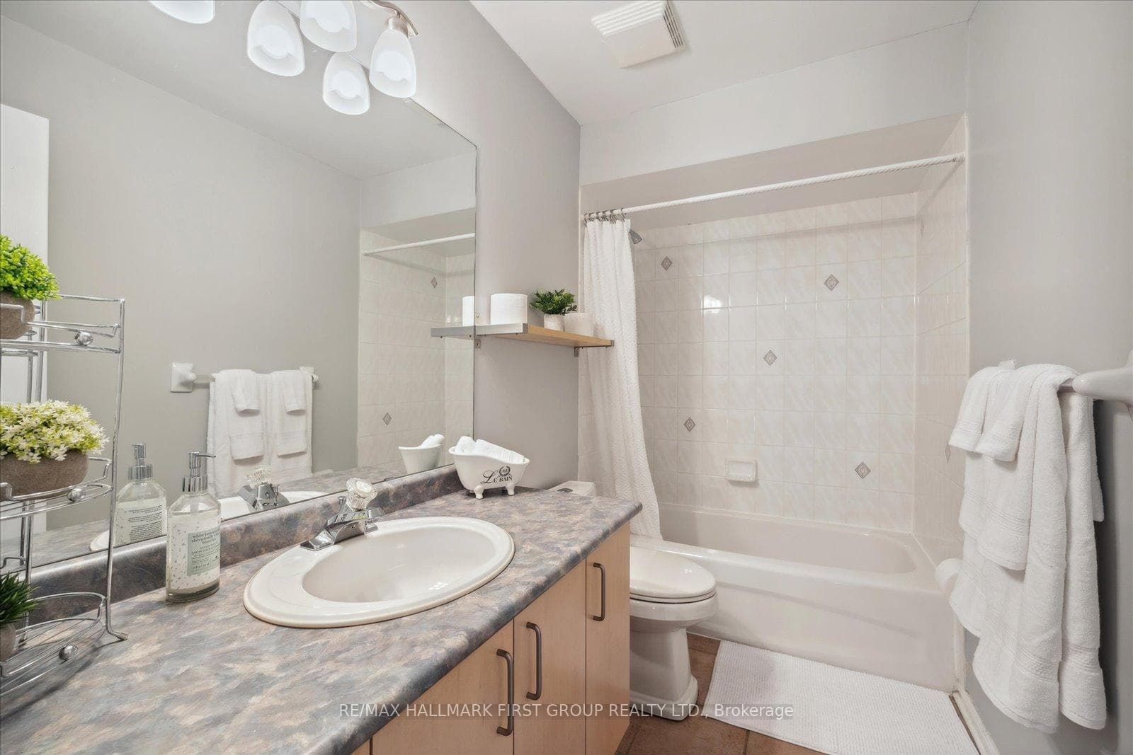 70 Carveth Crescent photo 25