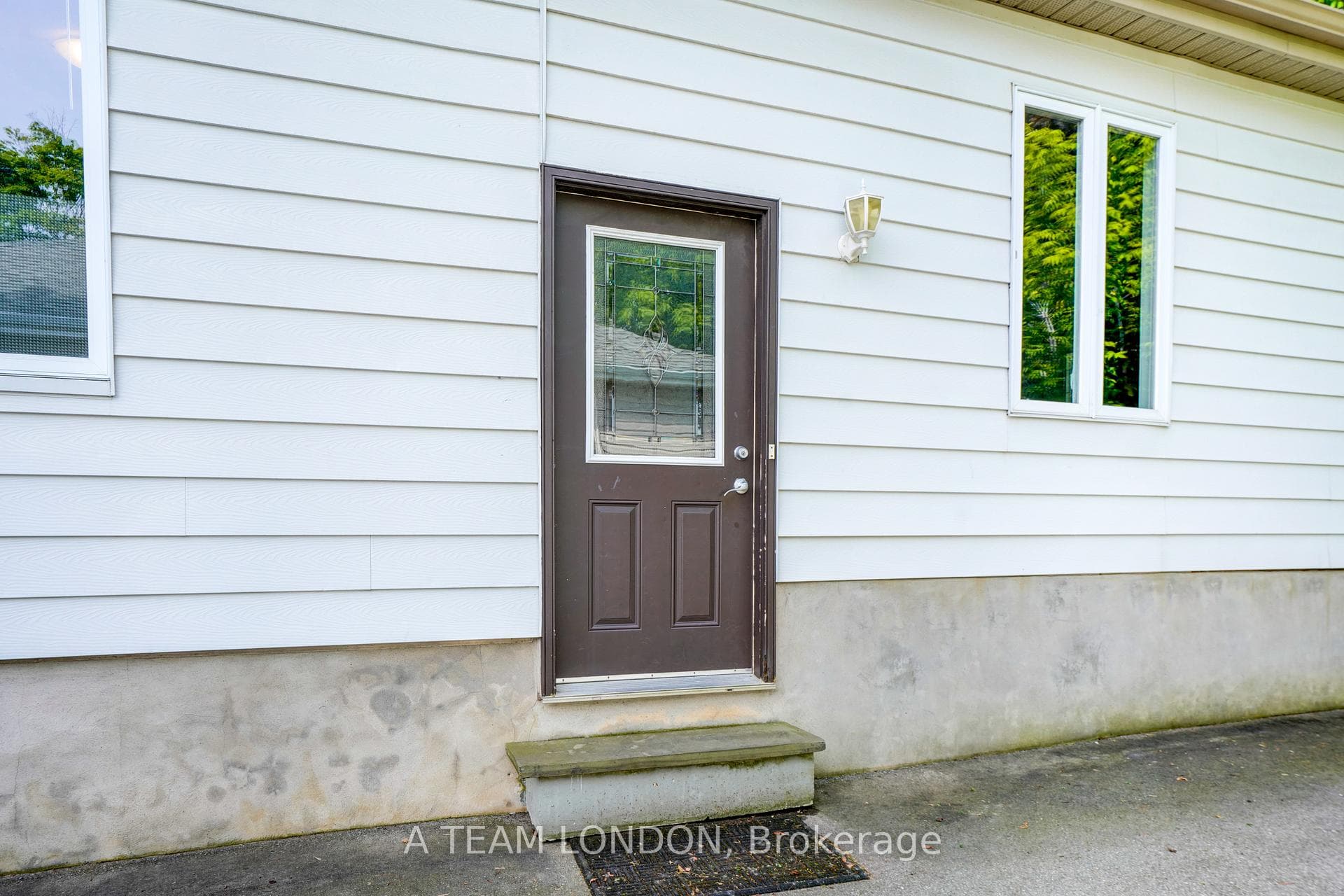 174 Britannia Avenue photo 27