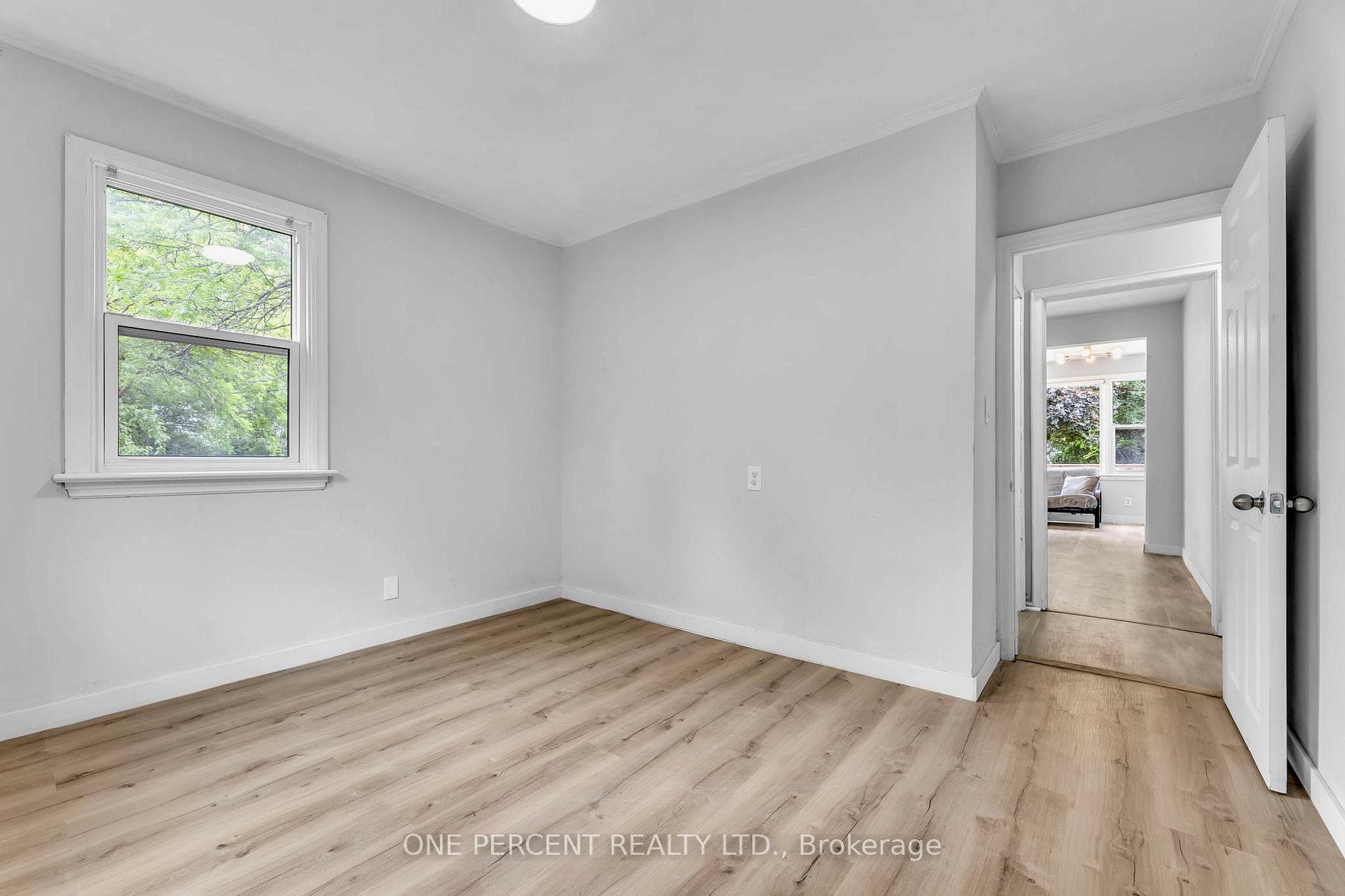 14 MCNAB Avenue photo 27