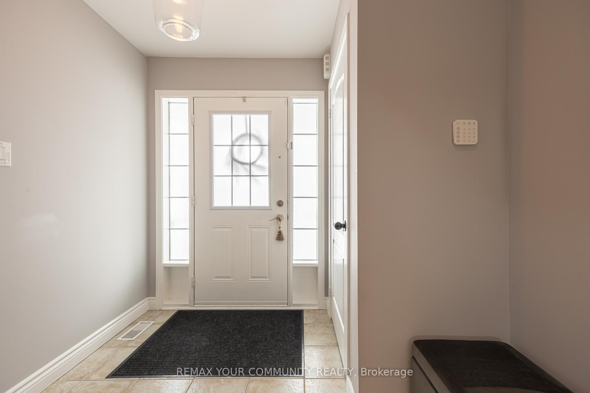 14 Armstrong Crescent photo 5