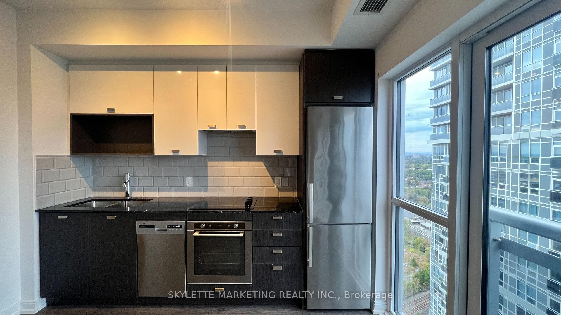 275 Village Green Square Unit 3017 photo 25