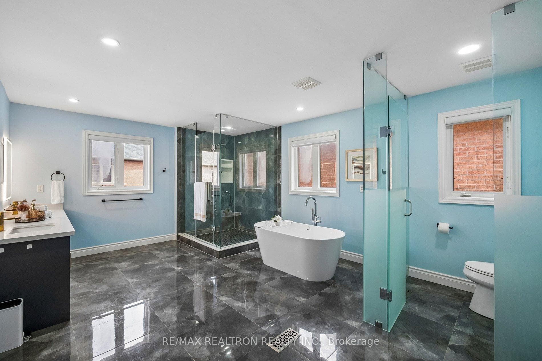 146 Seabreeze Avenue photo 33