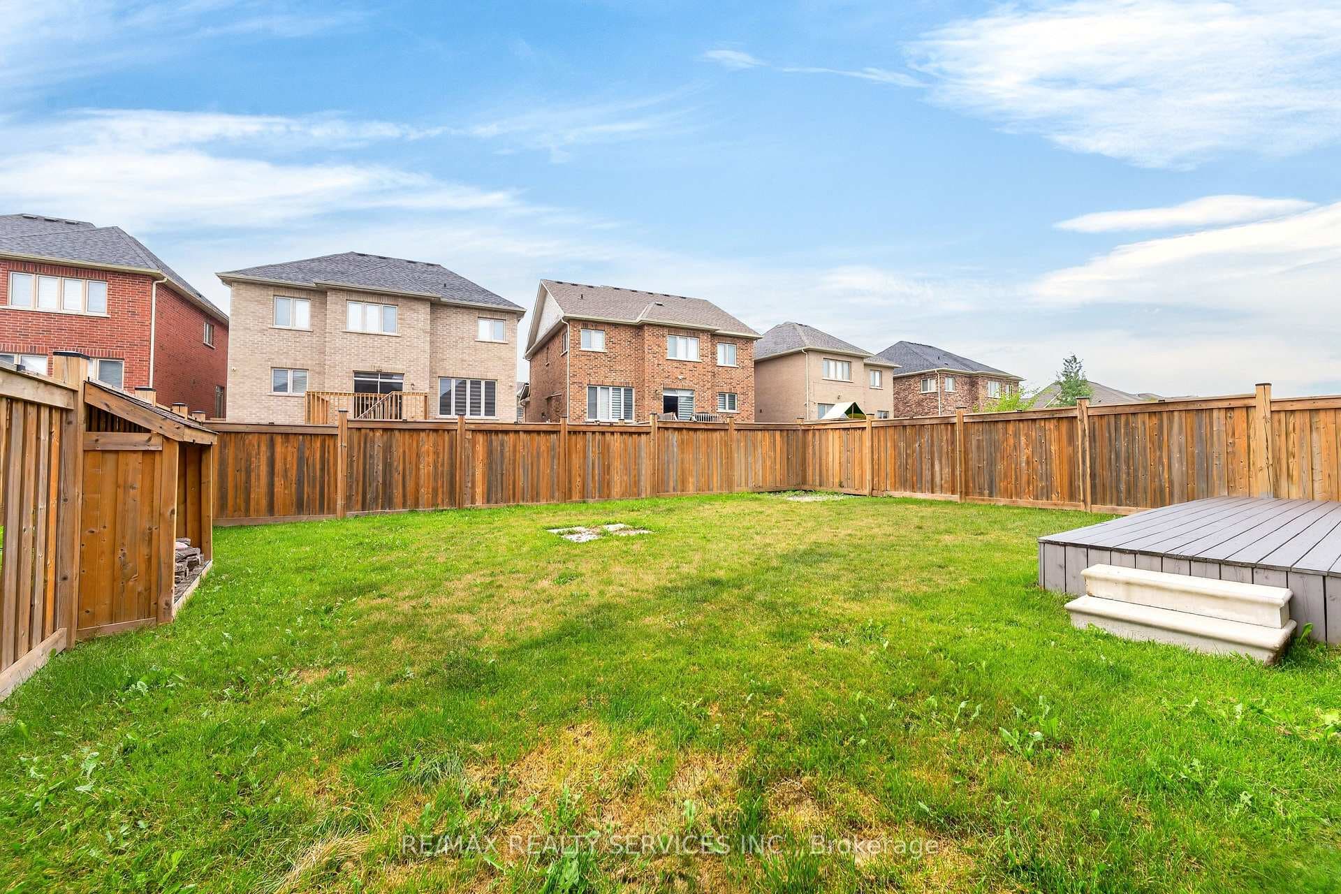 1149 Upper Thames Drive photo 43