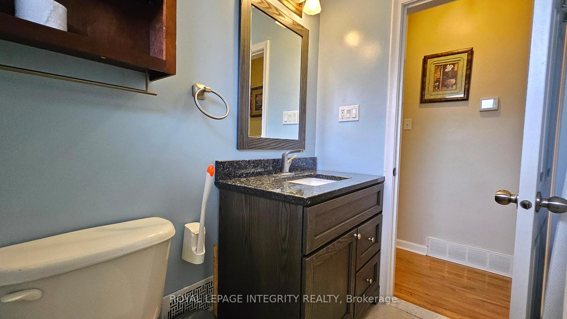 1764 Gage Crescent photo 16
