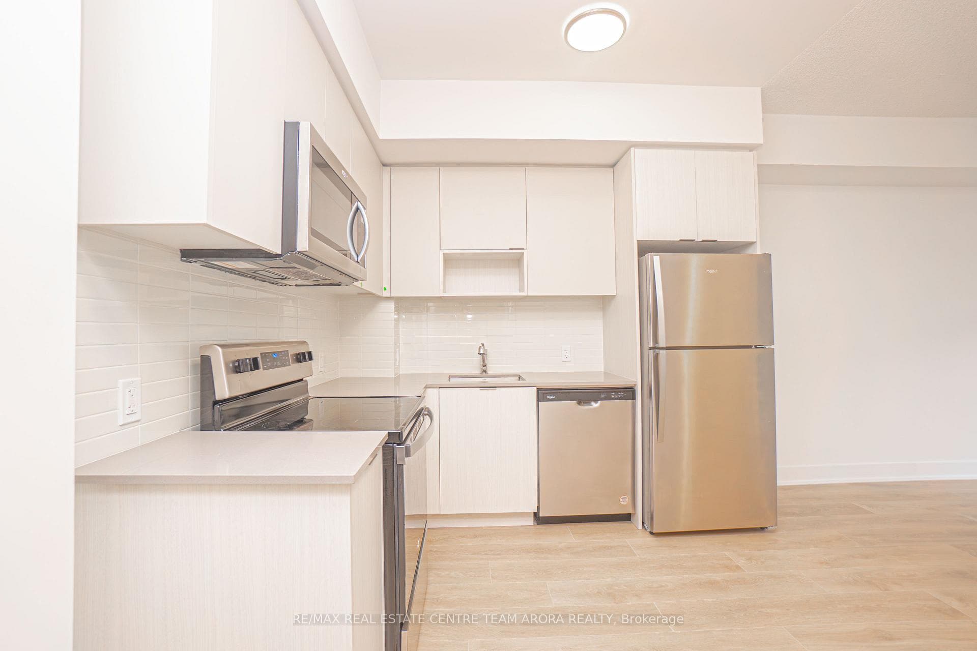 202 Burnhamthorpe Road Unit 603 photo 4