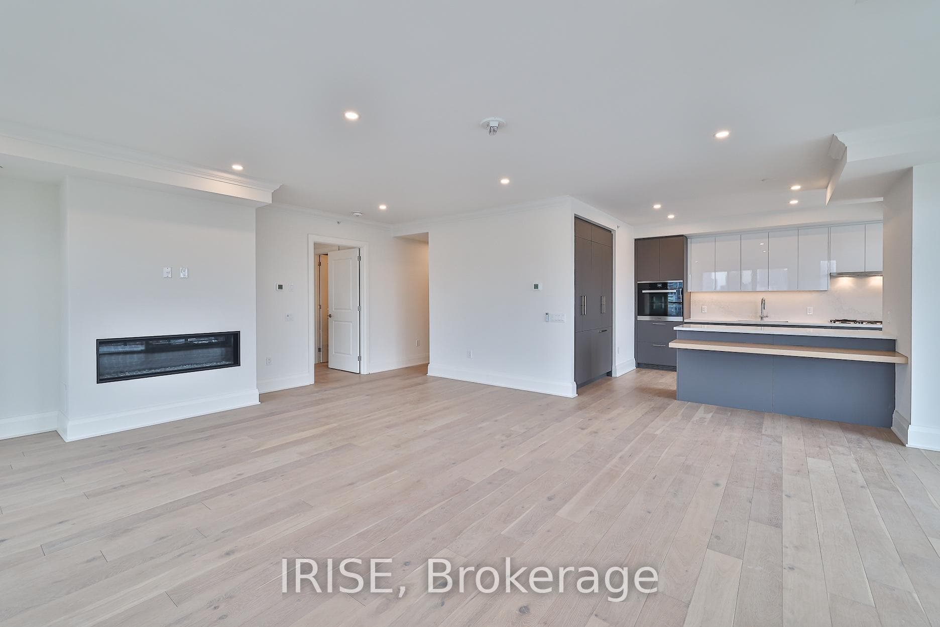 285 Avenue Road Unit 604 photo 11