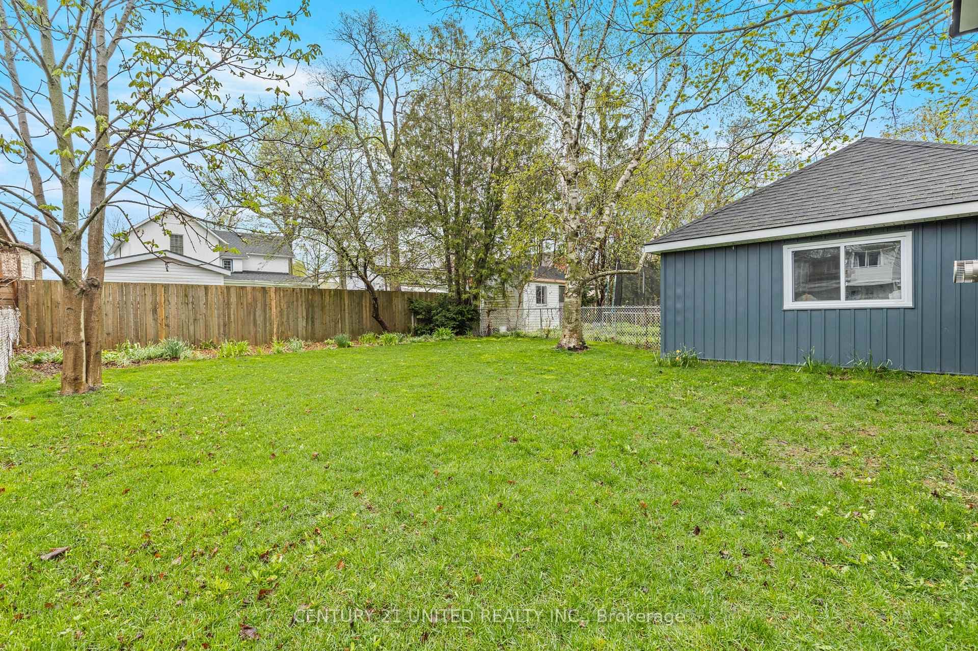 84 Myrtle Street photo 36