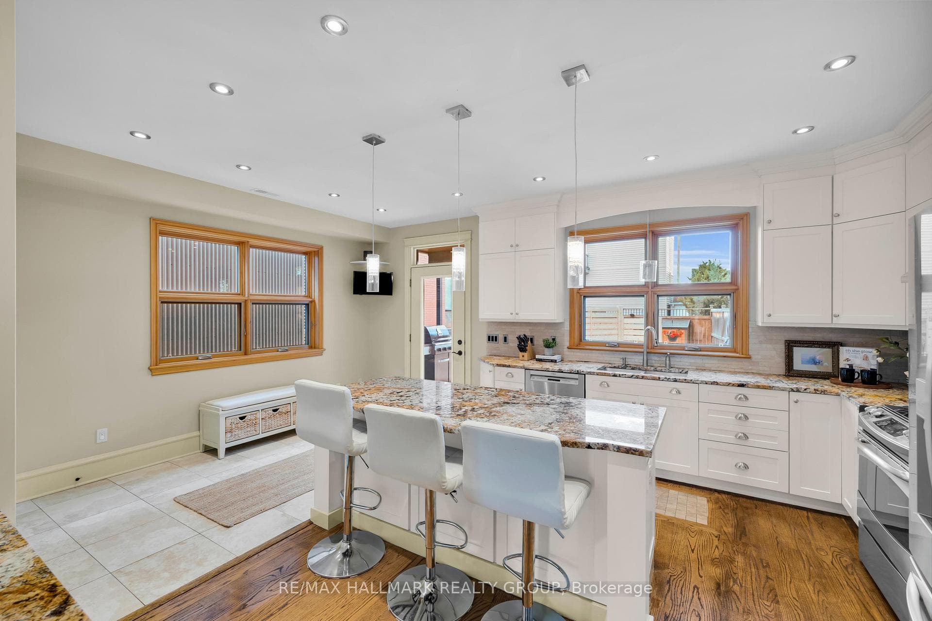 376 Winona Avenue photo 9