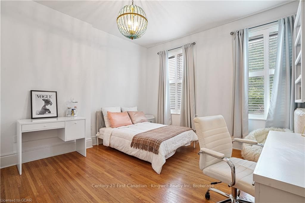 486 PRINCESS Avenue photo 38