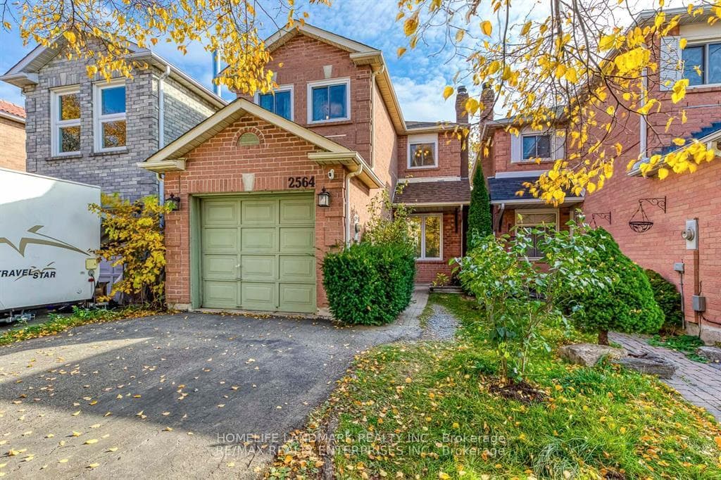 2564 Addingham Crescent photo 1