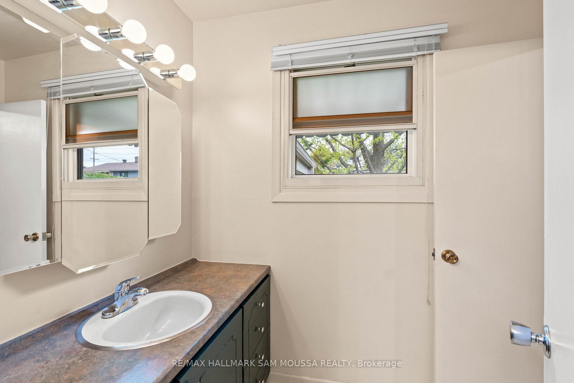 2176 Martha Avenue photo 19