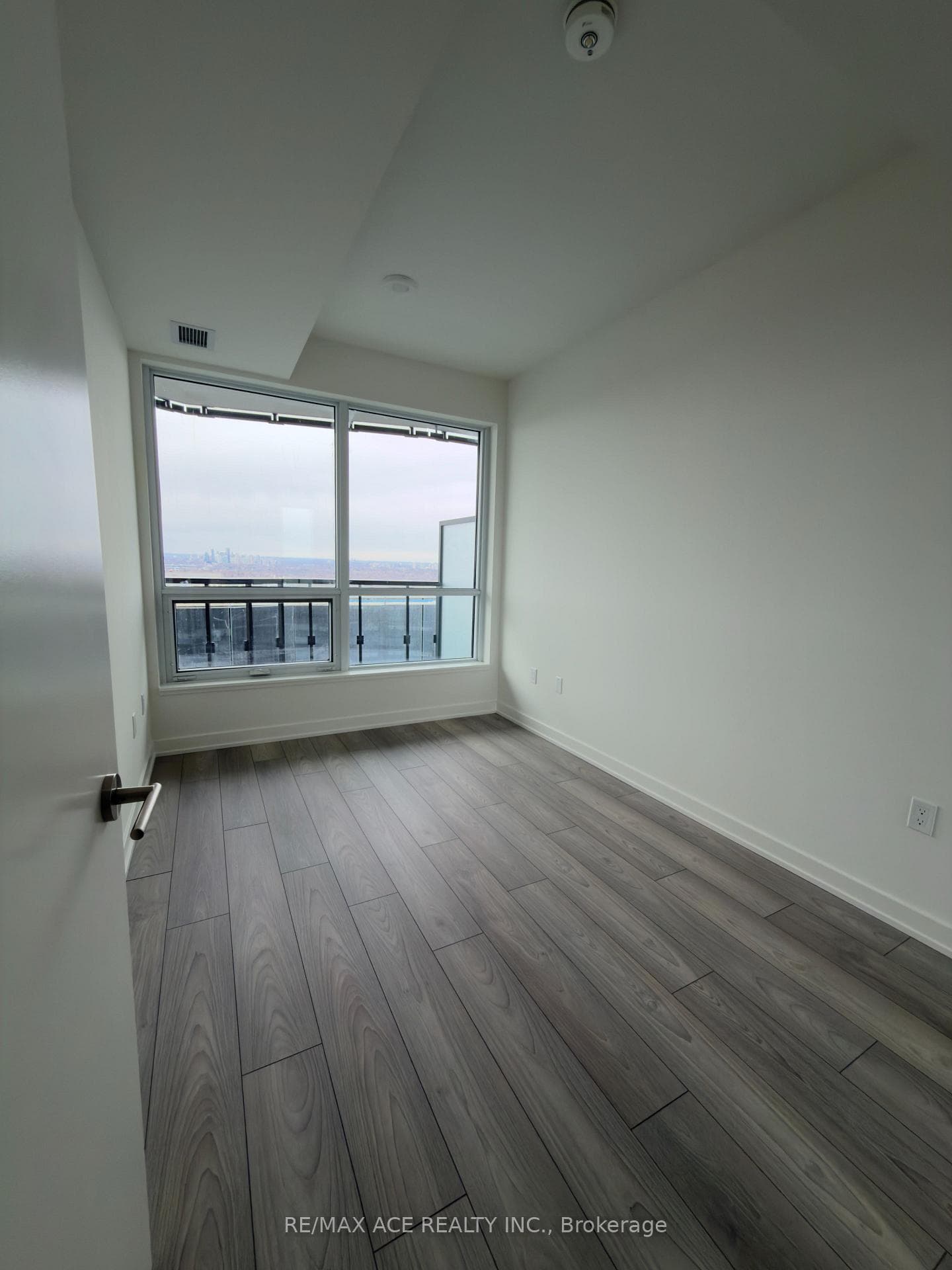 110 Broadway Avenue Unit 3006 photo 8