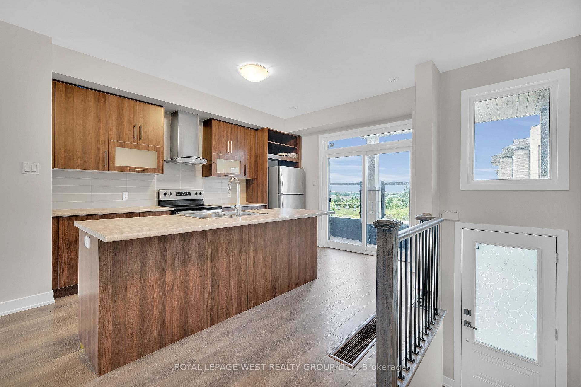 25 Shawfield Way Unit 88 photo 2