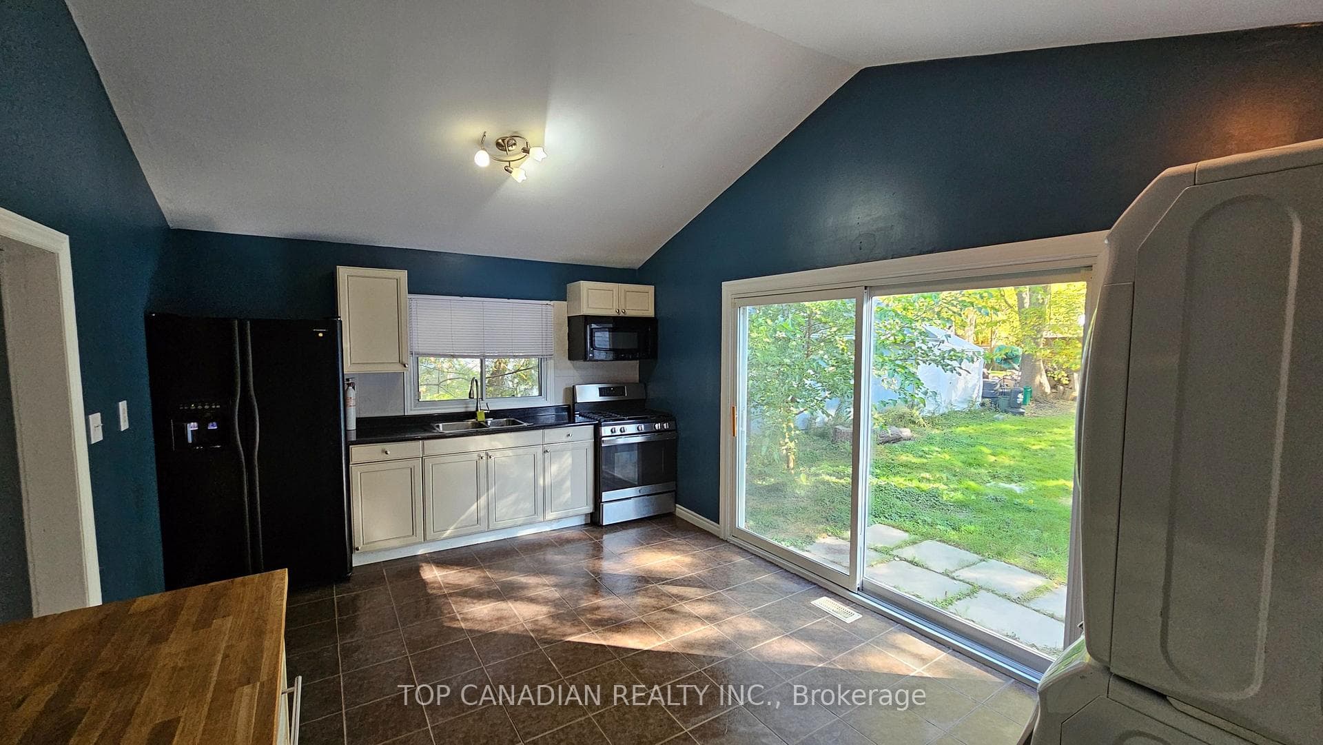 229 Royal Road photo 6