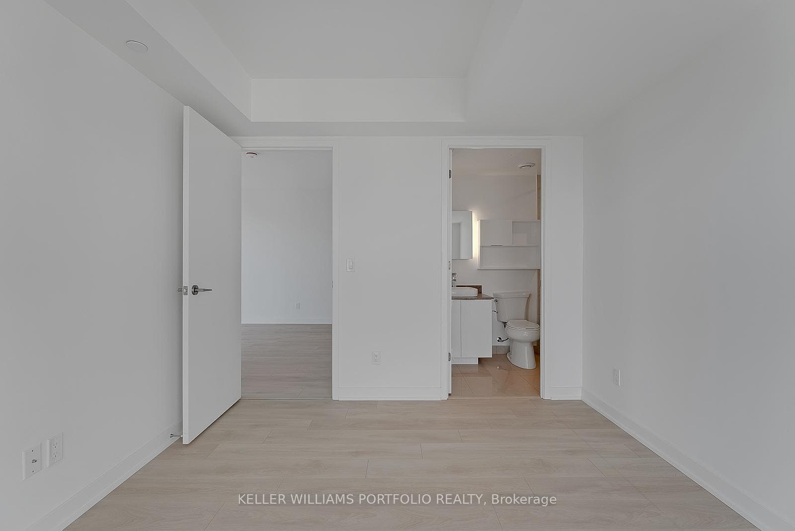 501 Yonge Street Unit 3009 photo 16