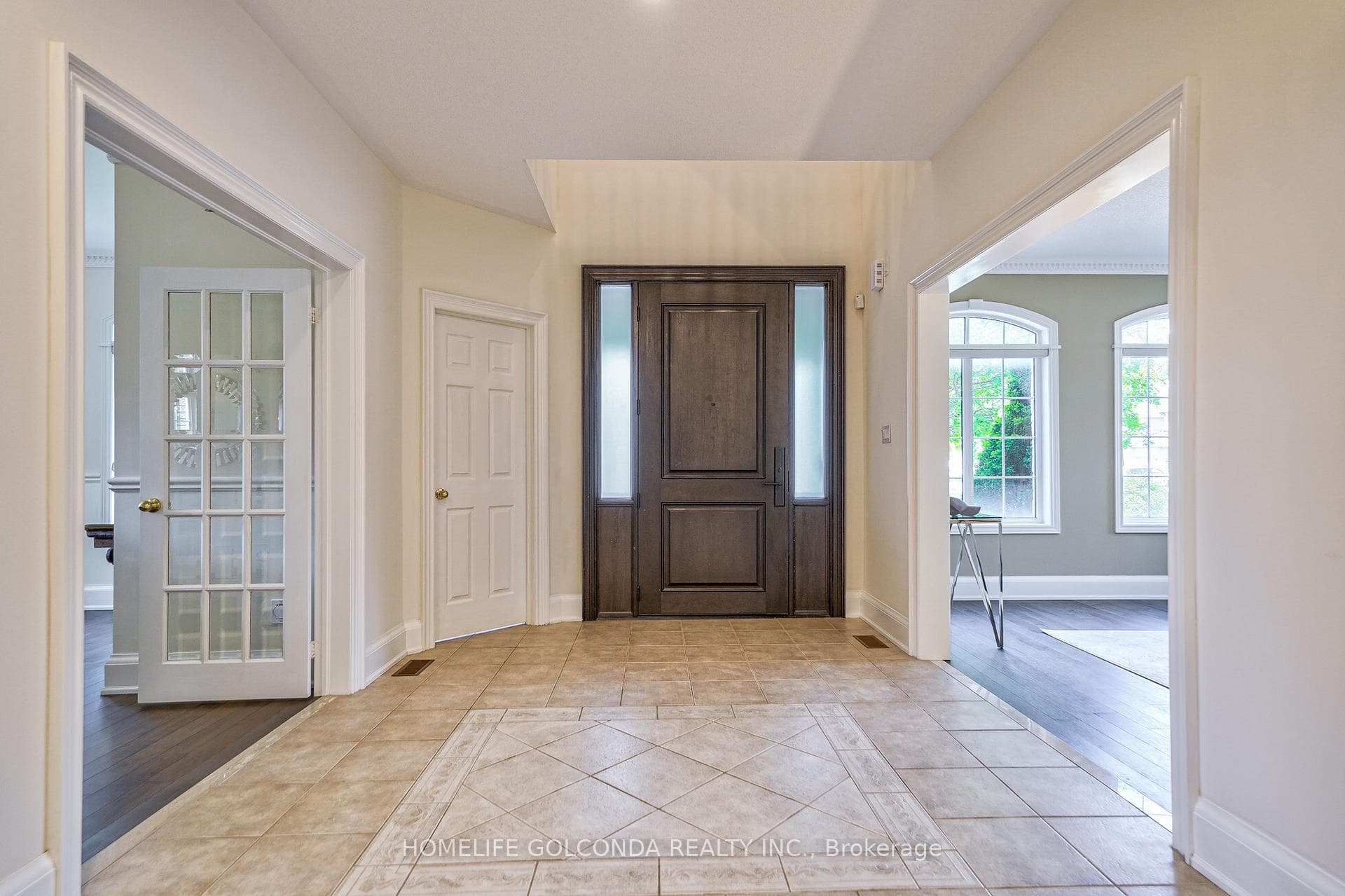 20 Renberg Drive photo 3
