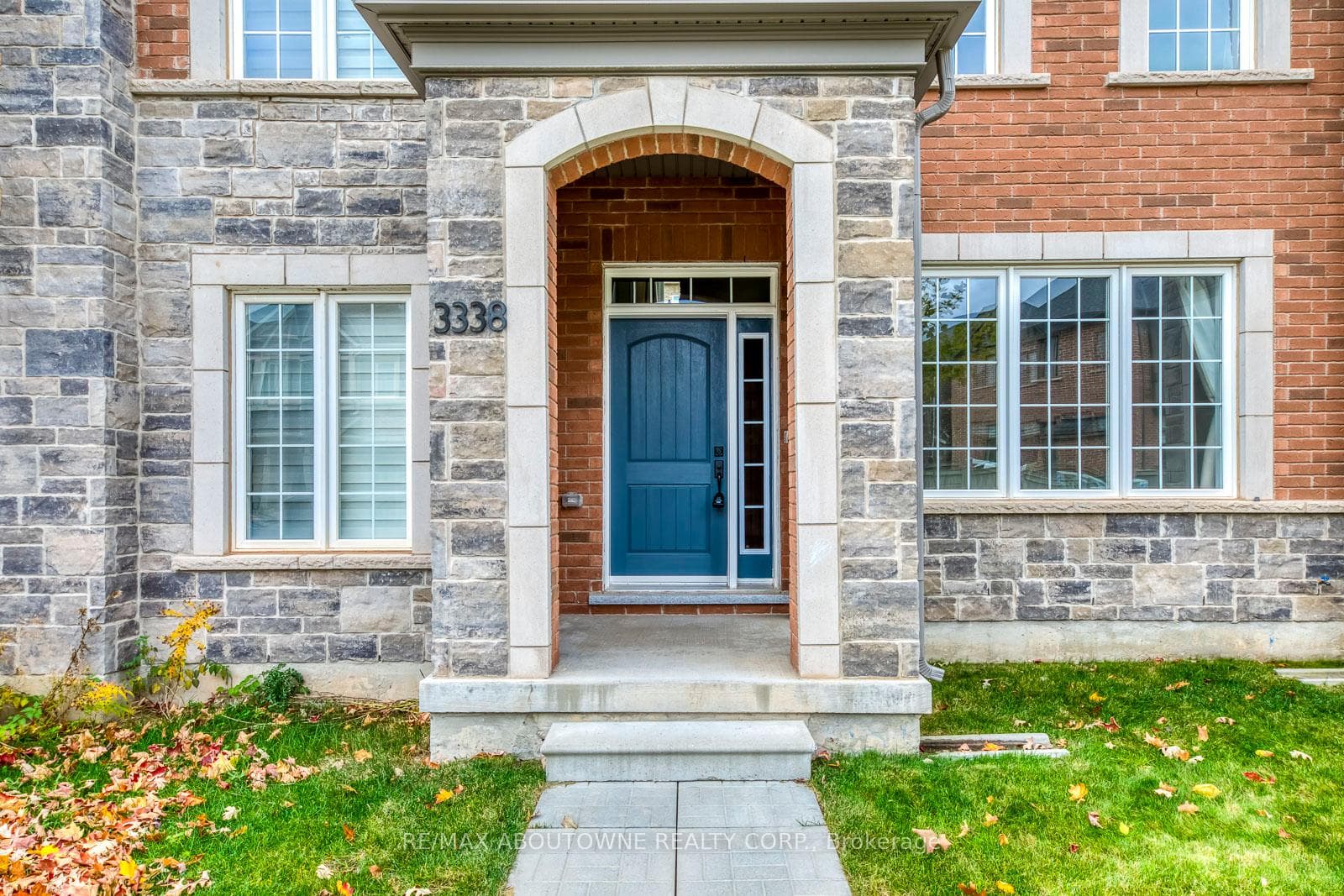 3338 Erasmum Street photo 2