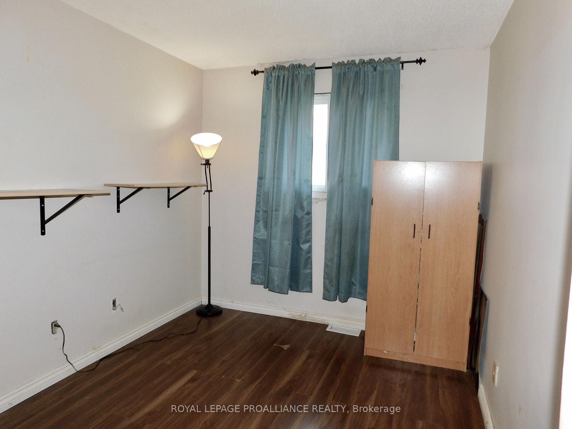6 Bogart Crescent photo 7