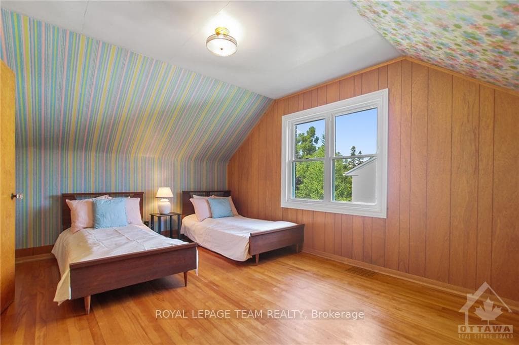 581 WINDERMERE Avenue photo 22