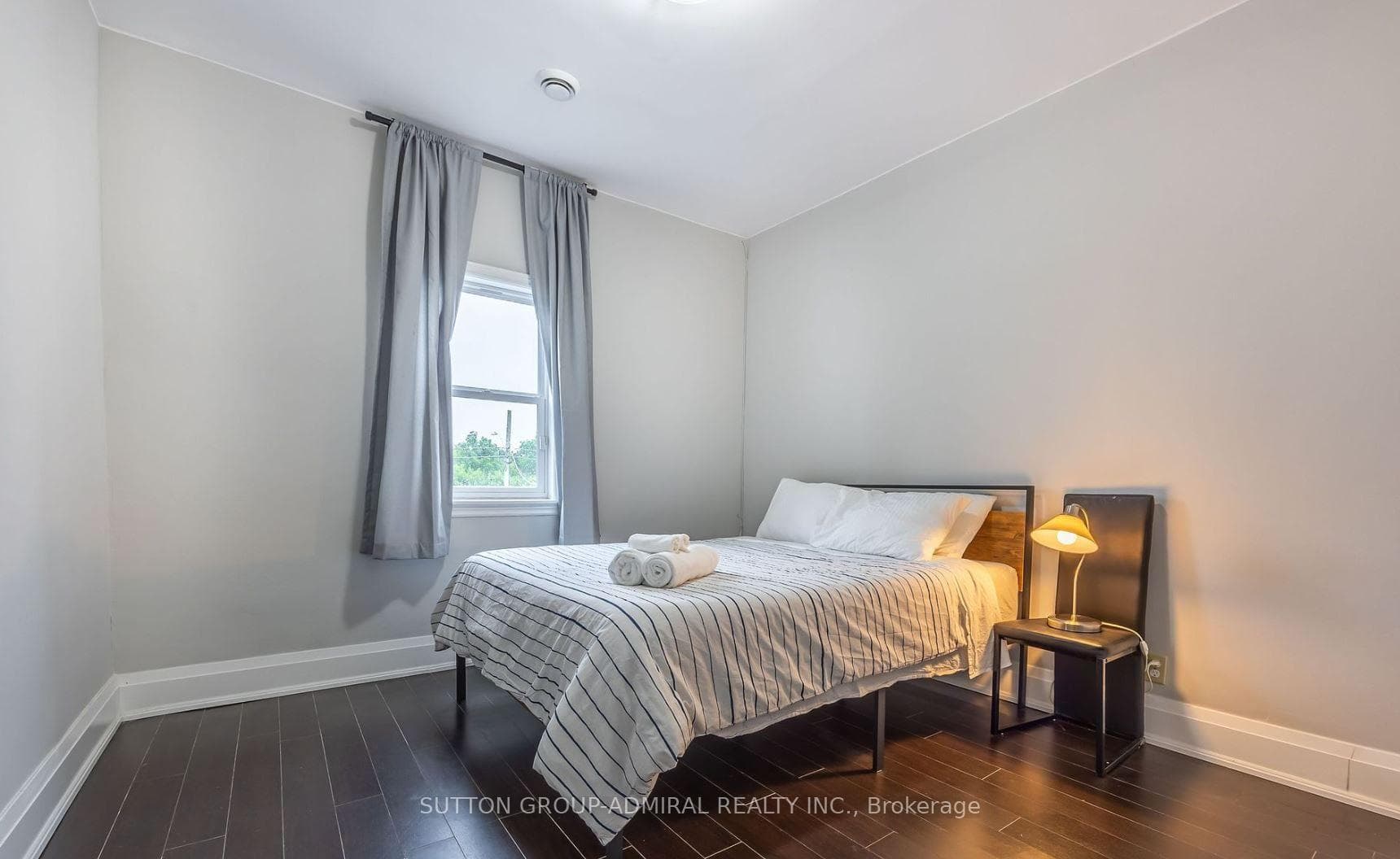 4507 Queen Street photo 12